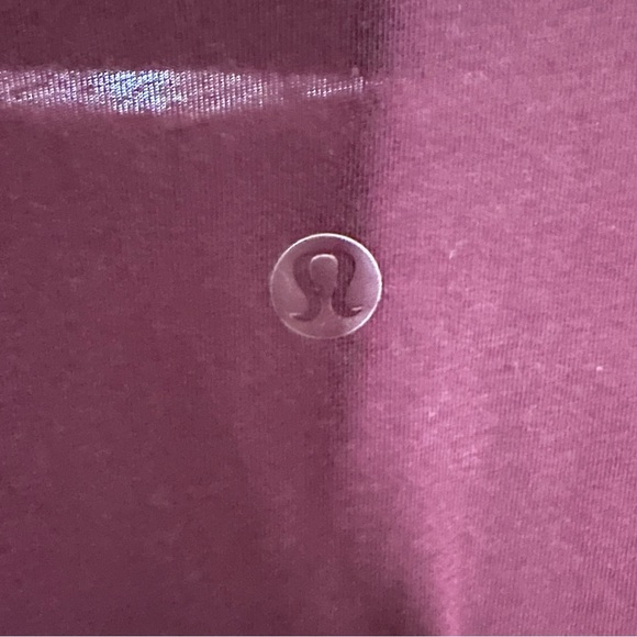 Lululemon Lightweight Tee 6 - Picture 3 of 6